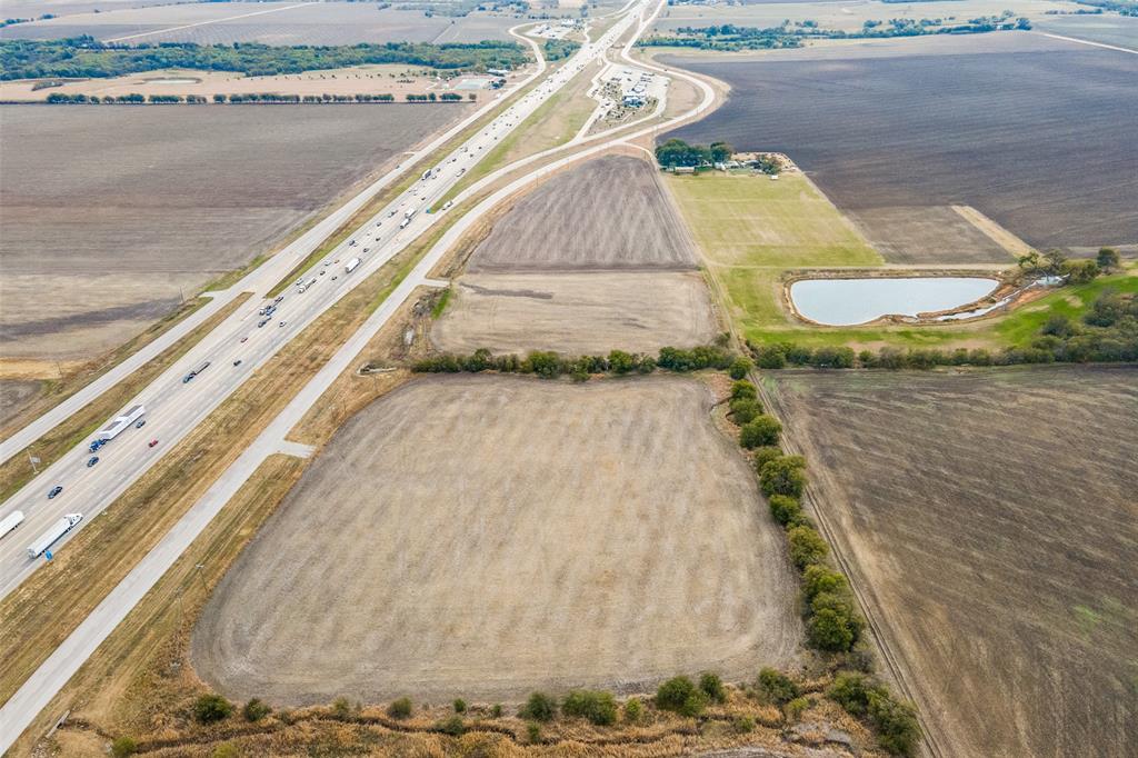 Tbd S I-35 Property Photo 4