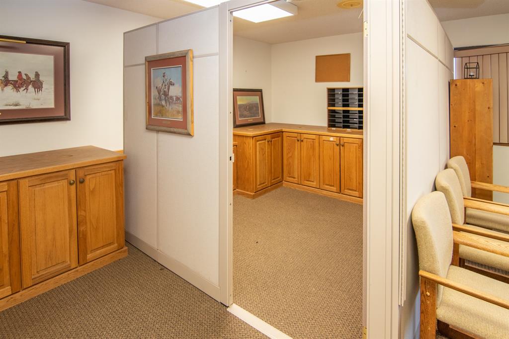 100 S Park Drive Property Photo 8