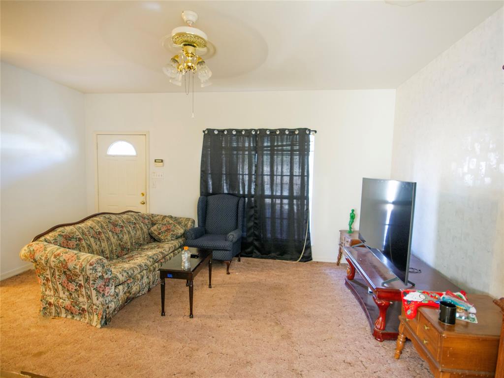 2600 E Loop 281 Property Photo 32