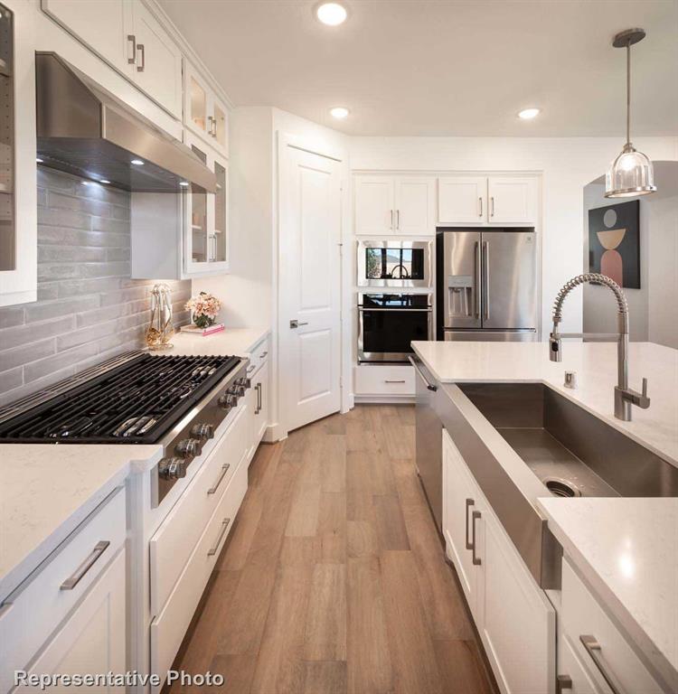 1813 Eagle Landing Property Photo 4