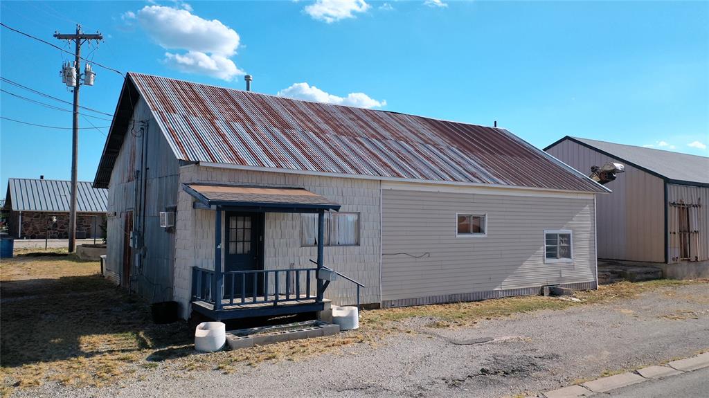 9 Clay Street Property Photo 9