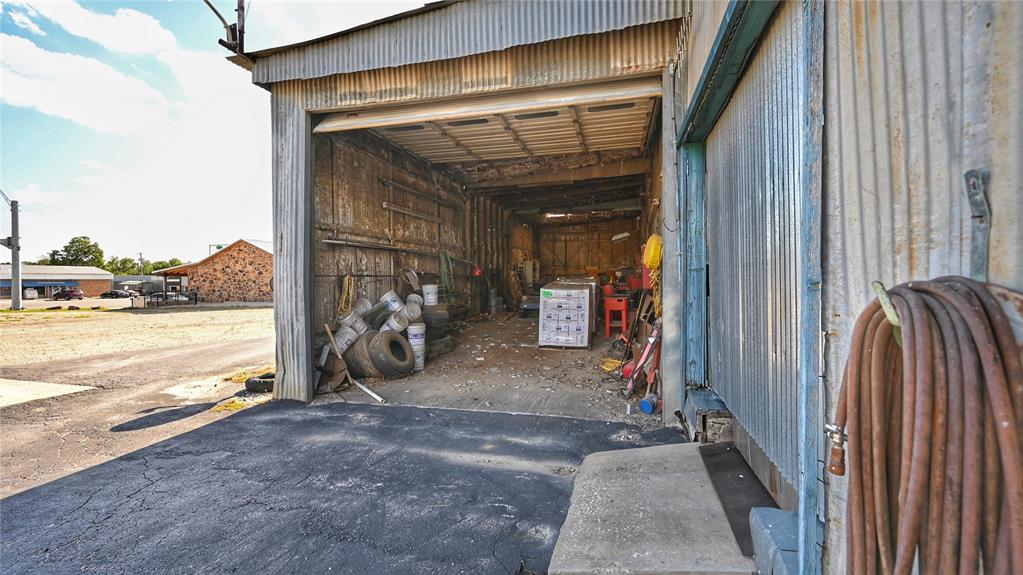 9 Clay Street Property Photo 28