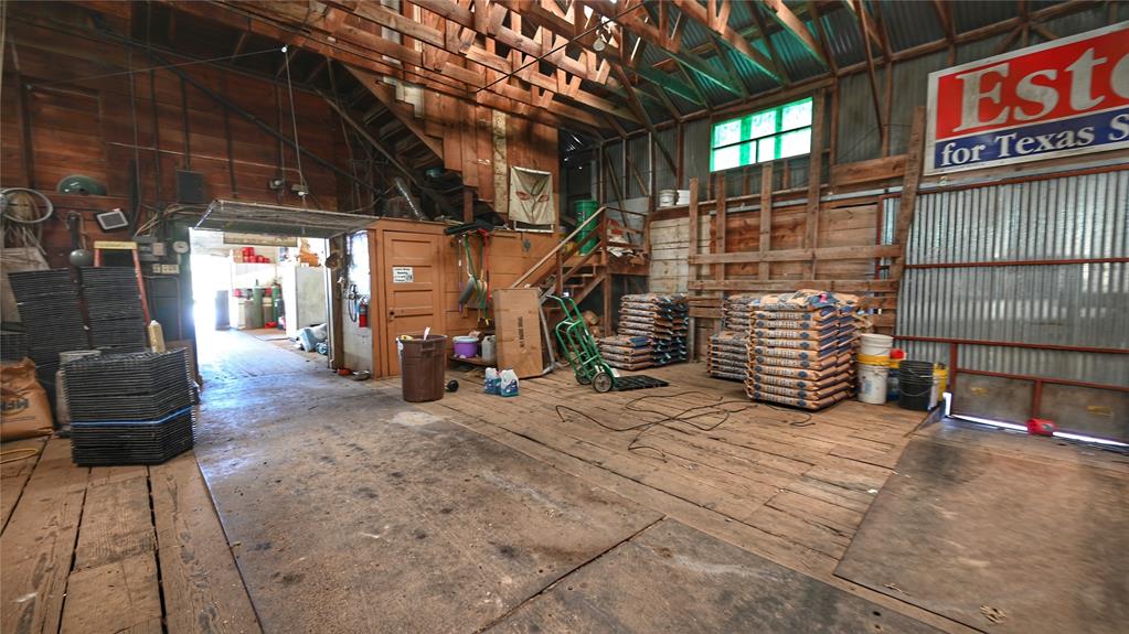 9 Clay Street Property Photo 29