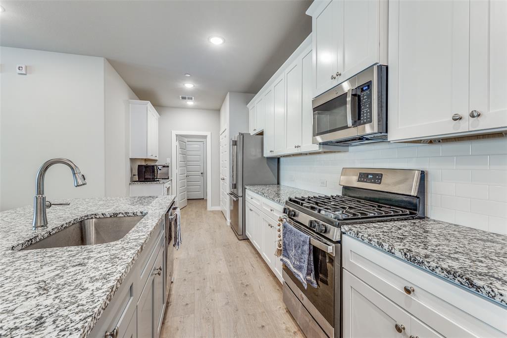 4704 Simple Pathway Street Property Photo 11