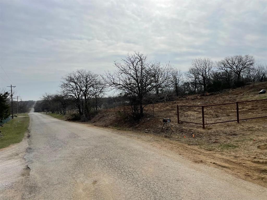 699 Oaks Crossing Road Property Photo 2