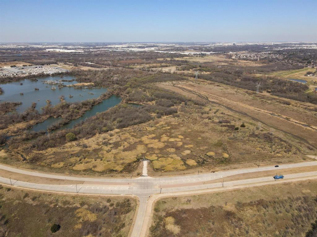 1900 W Hunter Ferrell Road Property Photo 2