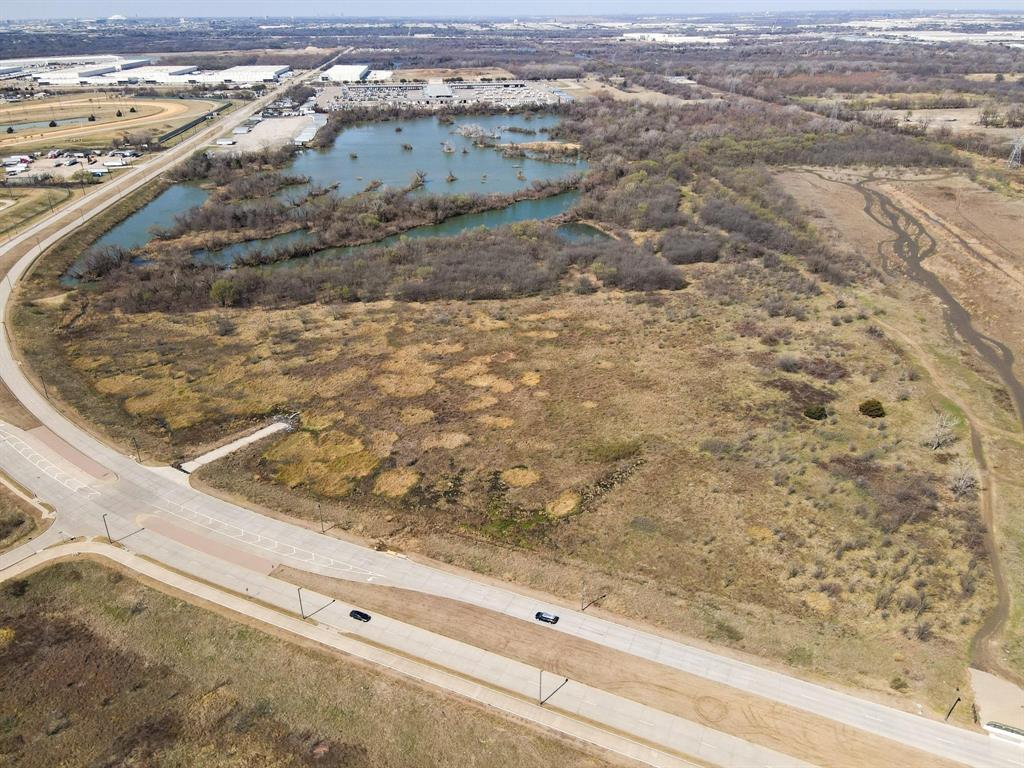 1900 W Hunter Ferrell Road Property Photo 5