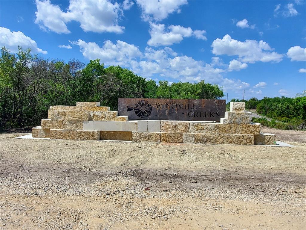 517 Aermotor Loop Property Photo 4