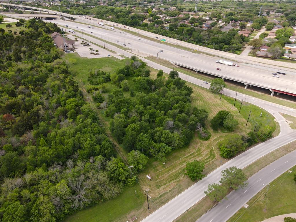 2200 N Carrier Parkway Property Photo 2