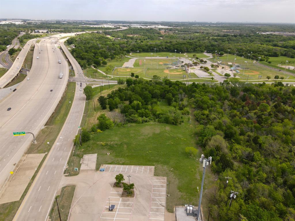 2200 N Carrier Parkway Property Photo 5