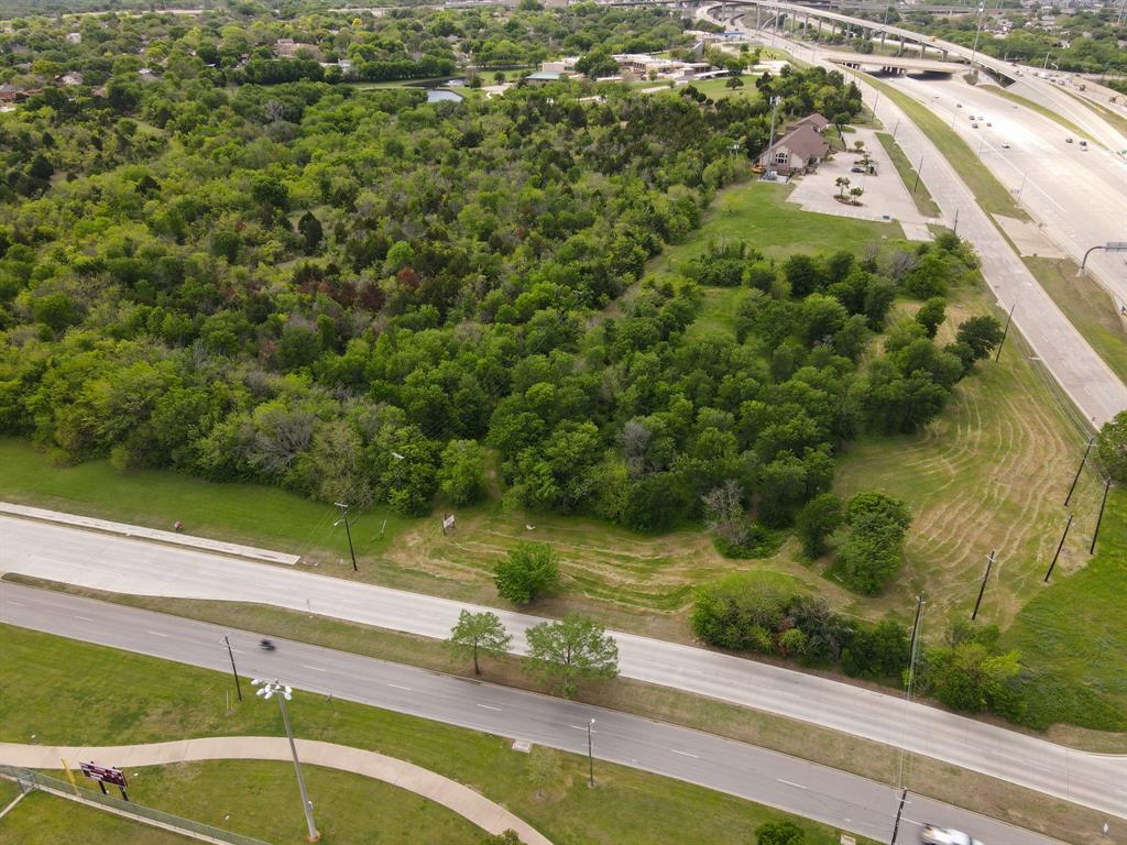 2200 N Carrier Parkway Property Photo 10