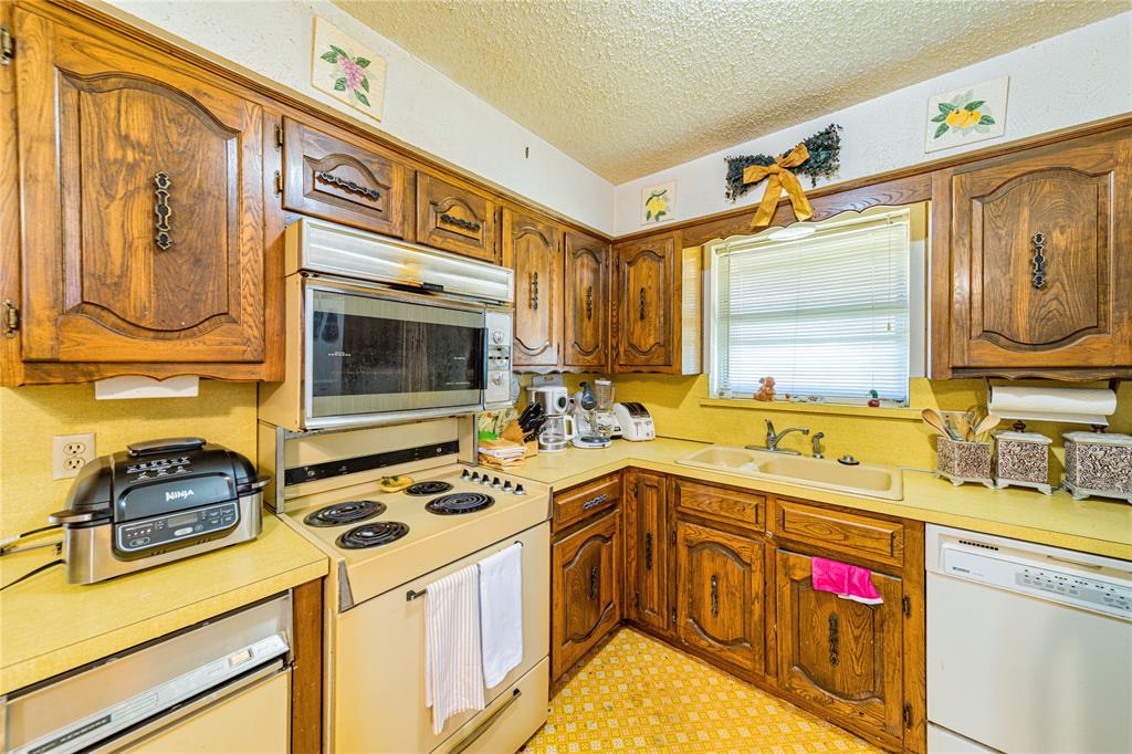 931 Rock Canyon Drive Property Photo 10