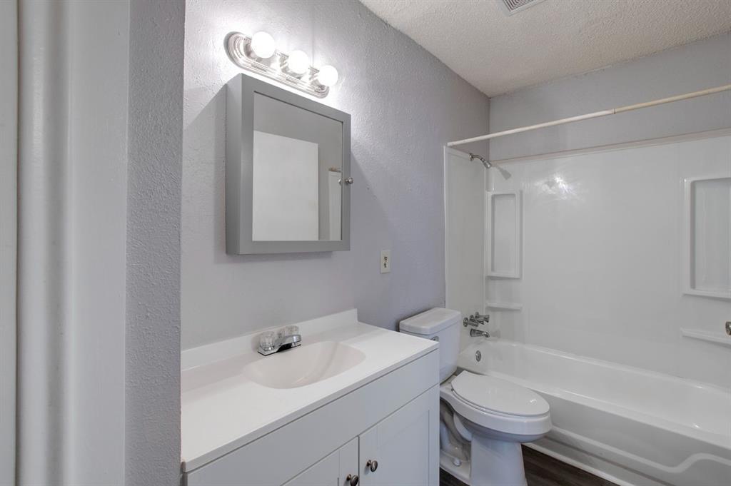 2410 N Willis Street Property Photo 4