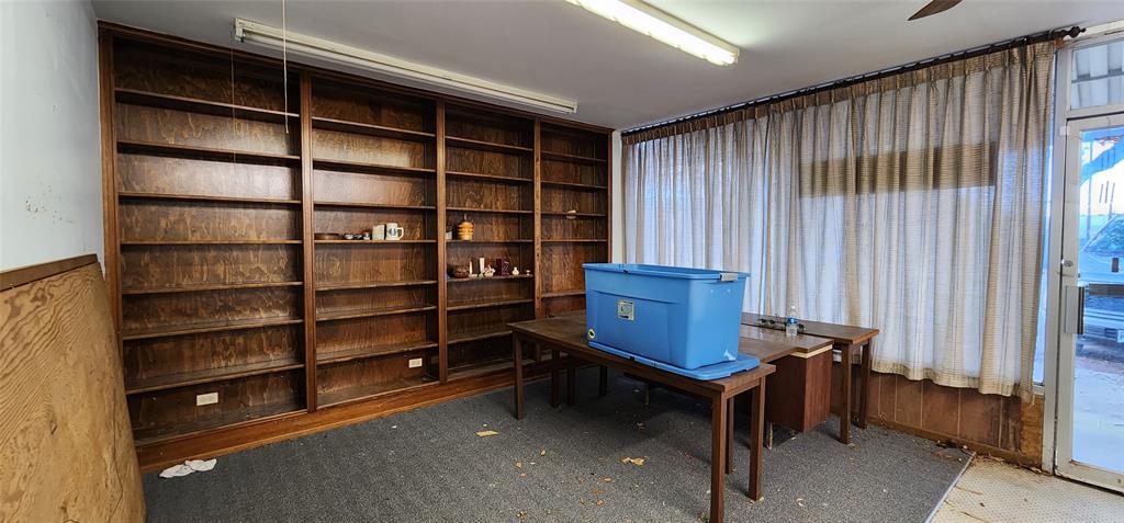 108 E Commerce Street Property Photo 4