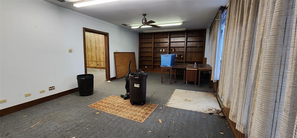 108 E Commerce Street Property Photo 5