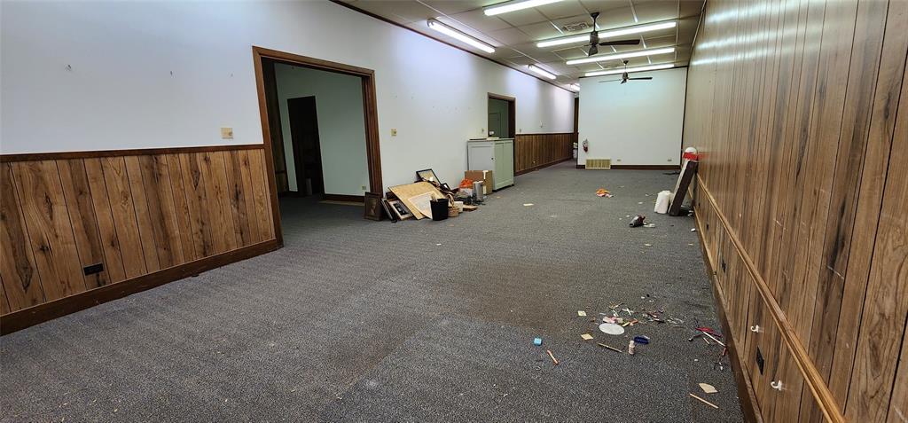 108 E Commerce Street Property Photo 8