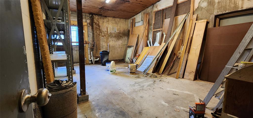 108 E Commerce Street Property Photo 26