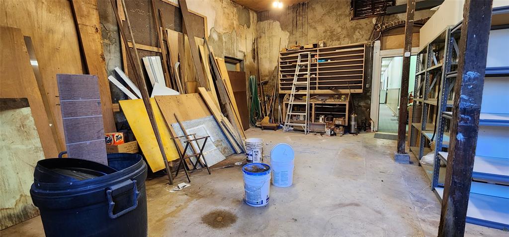 108 E Commerce Street Property Photo 29