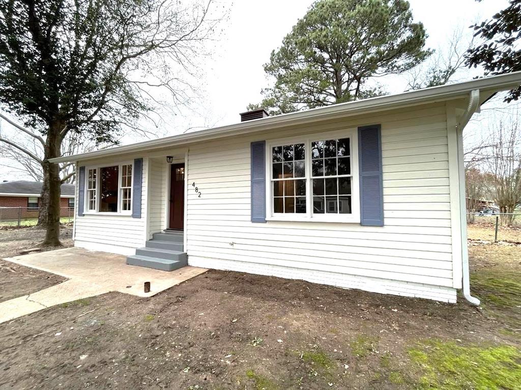 482 College Property Photo 2