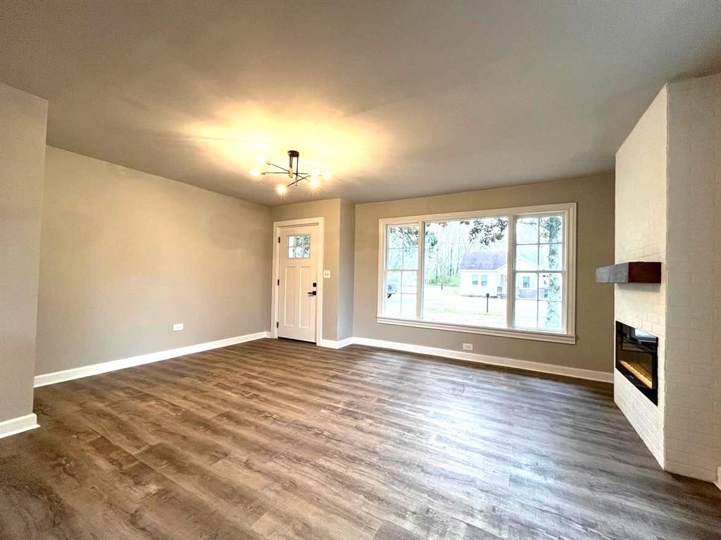 482 College Property Photo 8