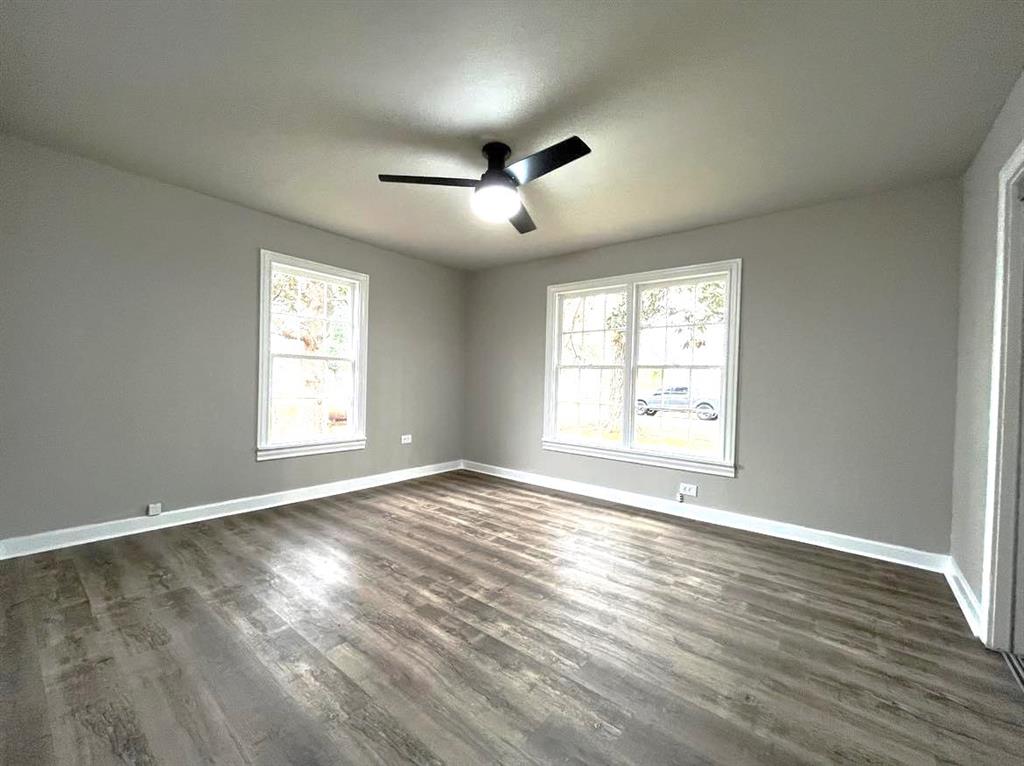 482 College Property Photo 10