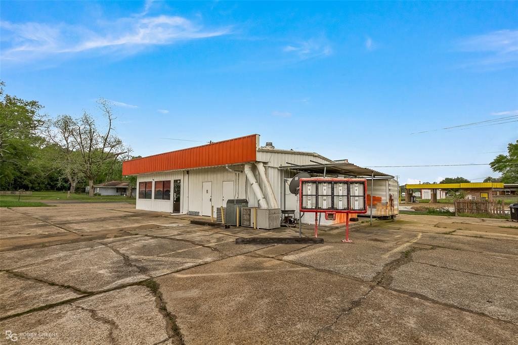 1100 Main Street Property Photo 4