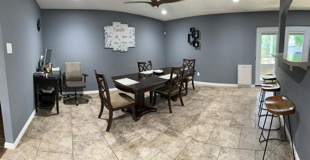 1013 Las Flores Court Property Photo 11