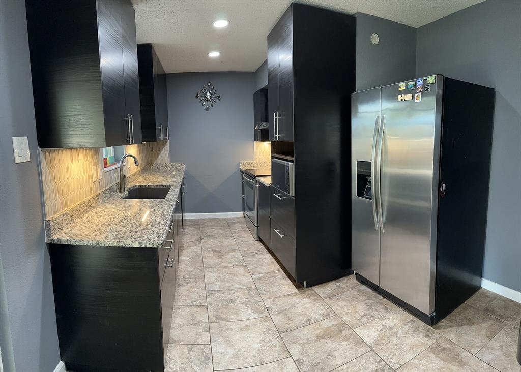 1013 Las Flores Court Property Photo 15