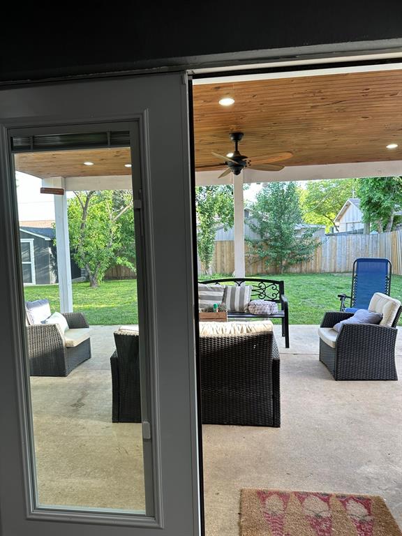 1013 Las Flores Court Property Photo 18