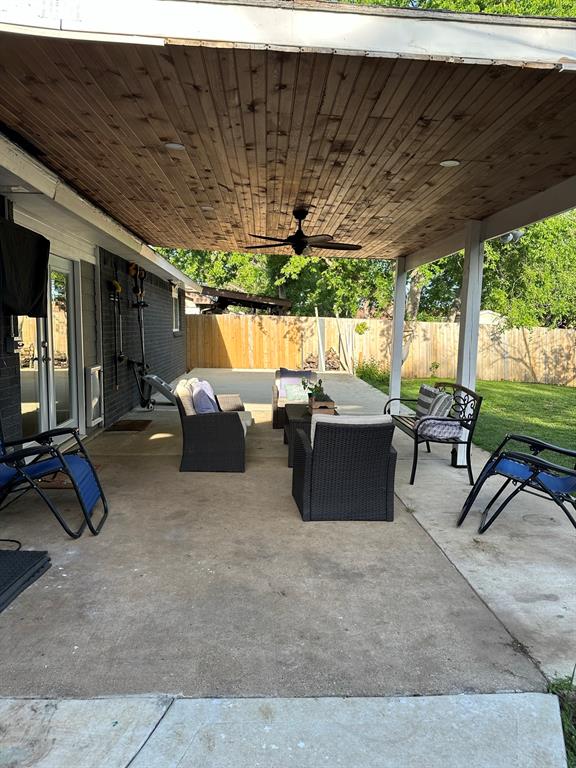 1013 Las Flores Court Property Photo 20