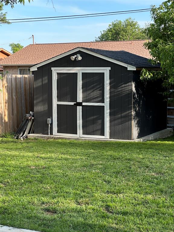 1013 Las Flores Court Property Photo 22