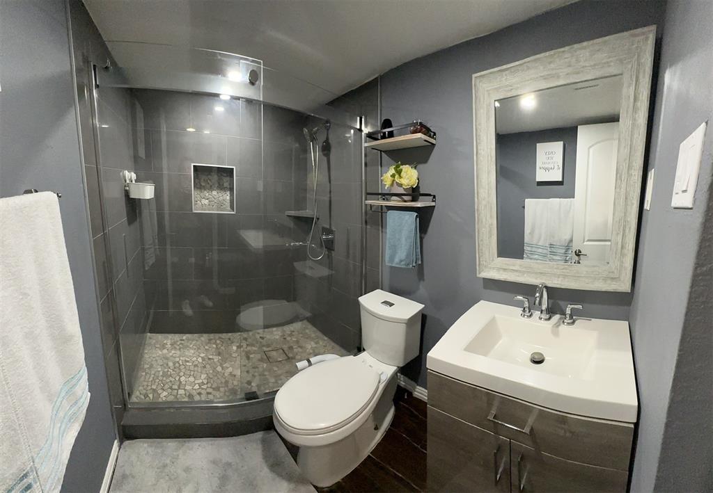1013 Las Flores Court Property Photo 24