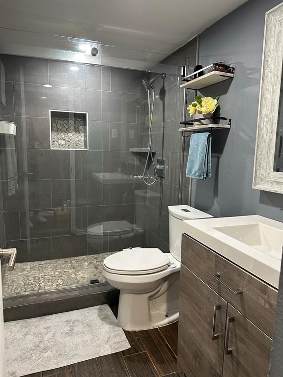1013 Las Flores Court Property Photo 25