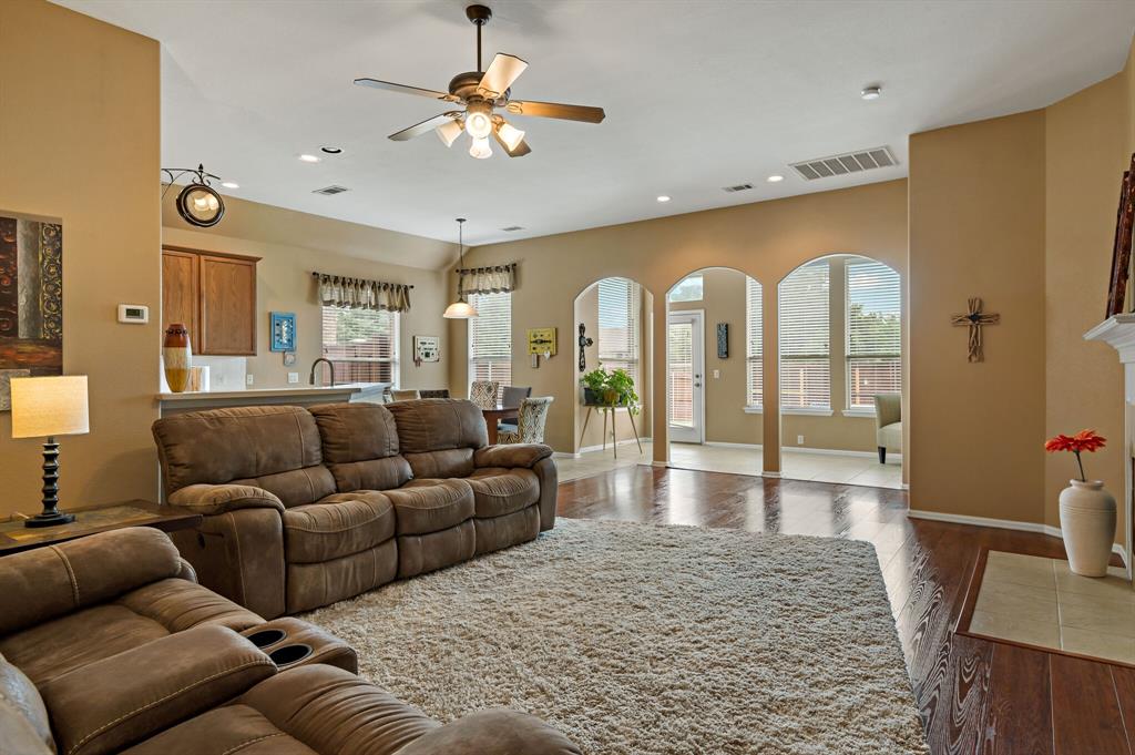 7016 Alcala Property Photo 3