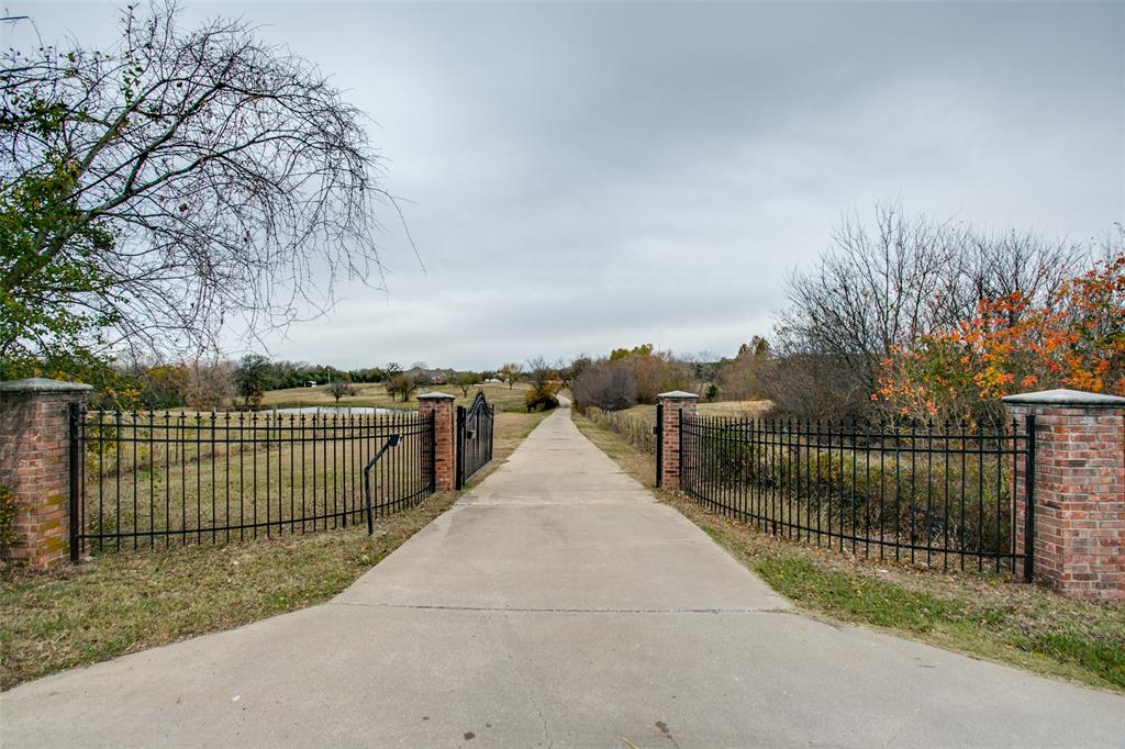 5609 Lyons Road Property Photo 4