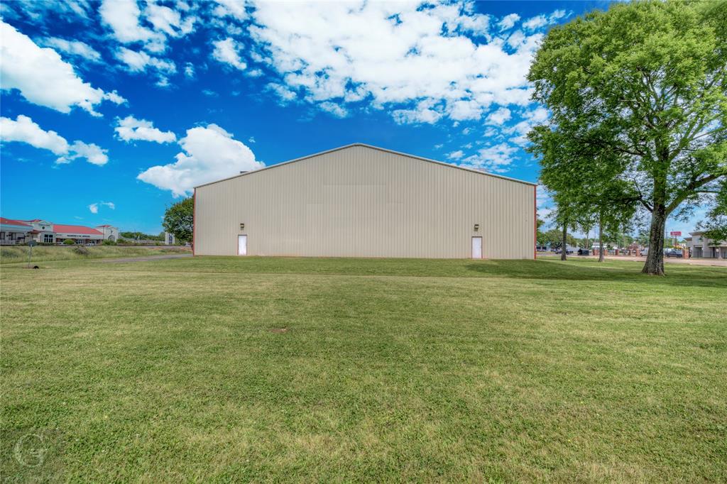 2125 Airline Drive Property Photo 12