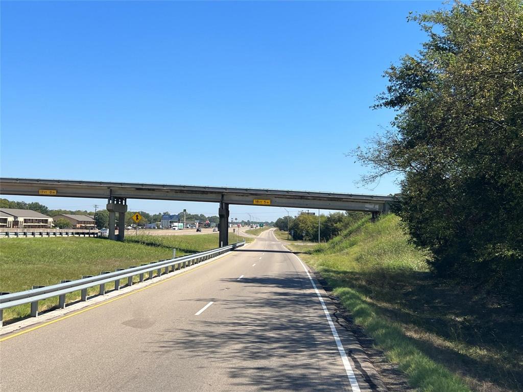 28acres W Interstate 30 Road Property Photo 15