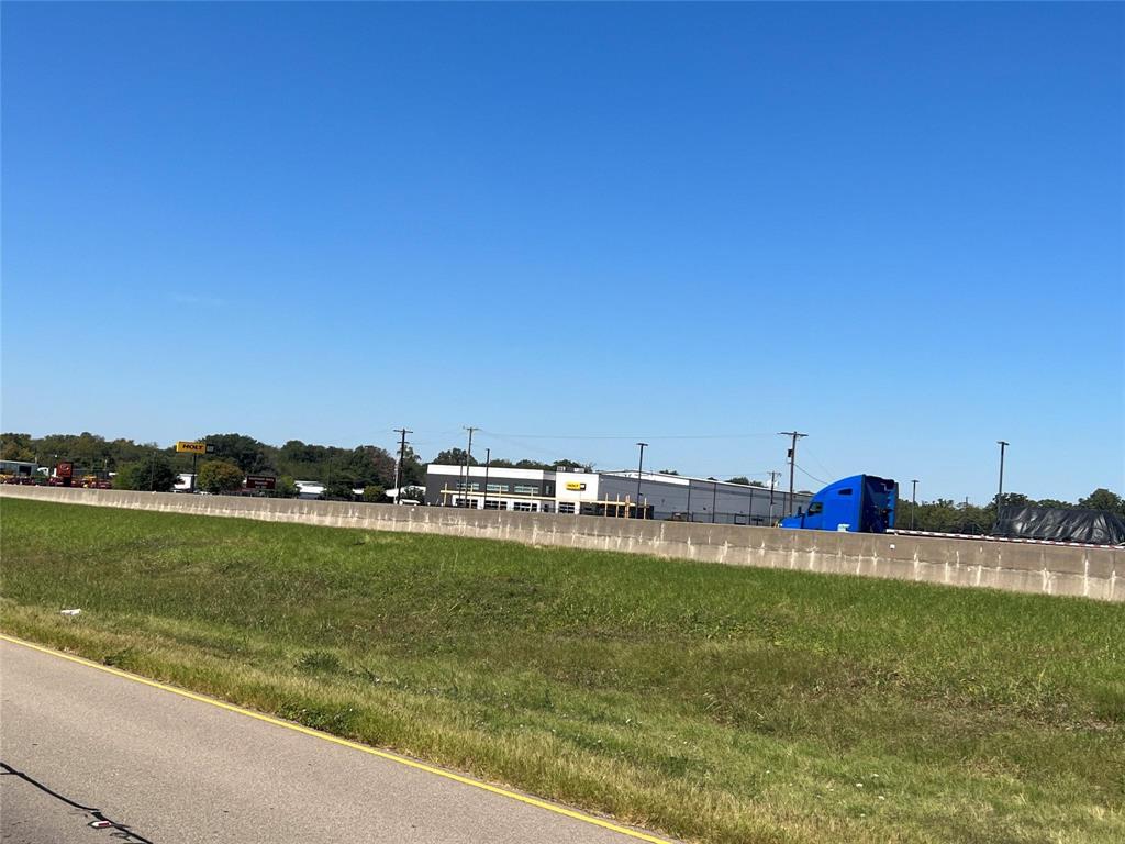 28acres W Interstate 30 Road Property Photo 18