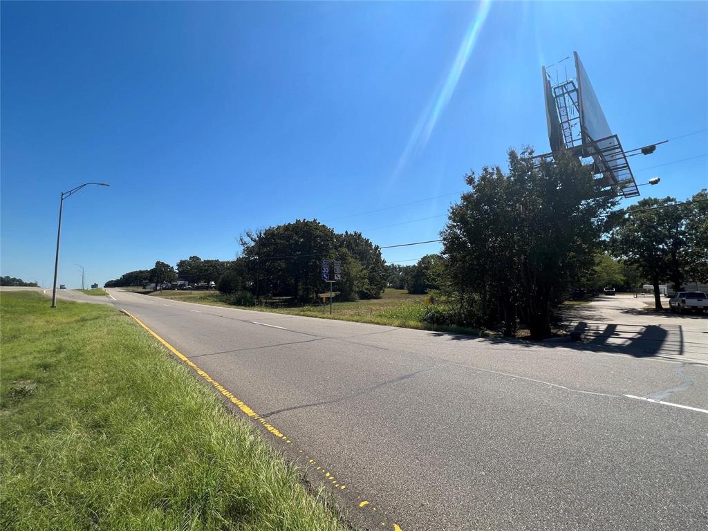 1300 I-30 Road Property Photo 11