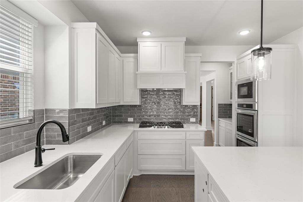 671 Majestic Oak Lane Property Photo 10
