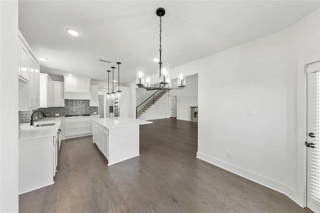 671 Majestic Oak Lane Property Photo 12