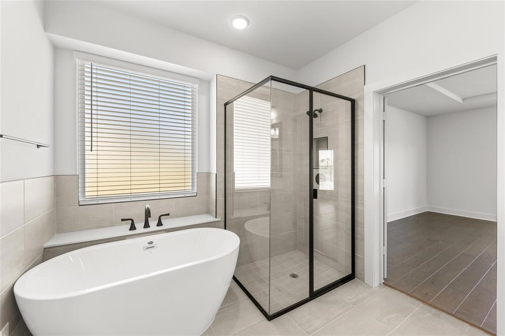 671 Majestic Oak Lane Property Photo 18