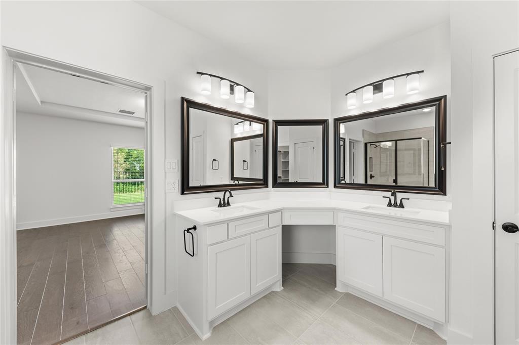 671 Majestic Oak Lane Property Photo 19