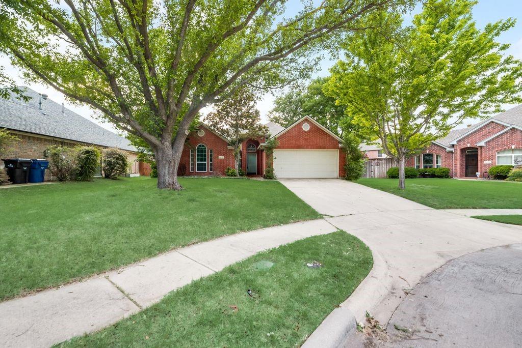 5517 Hill Haven Court Property Photo 4
