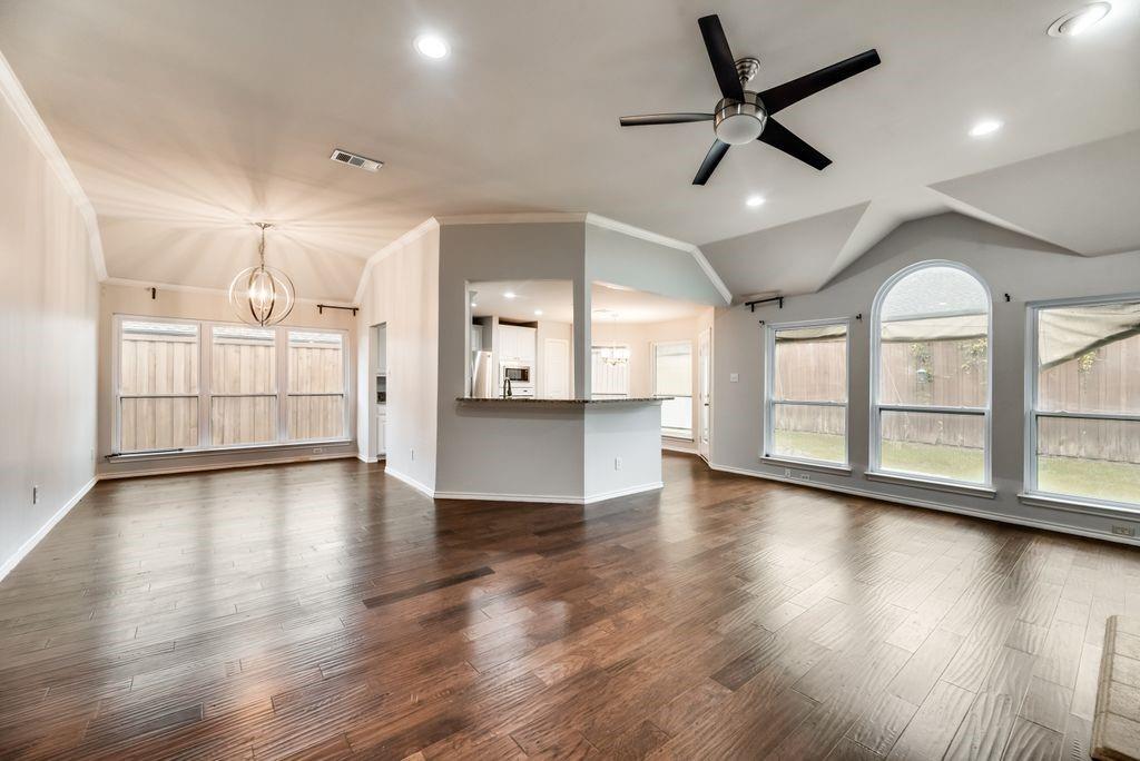 5517 Hill Haven Court Property Photo 7