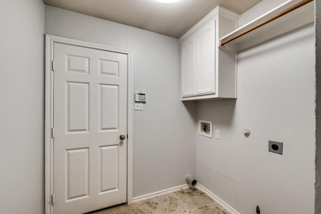 5517 Hill Haven Court Property Photo 16