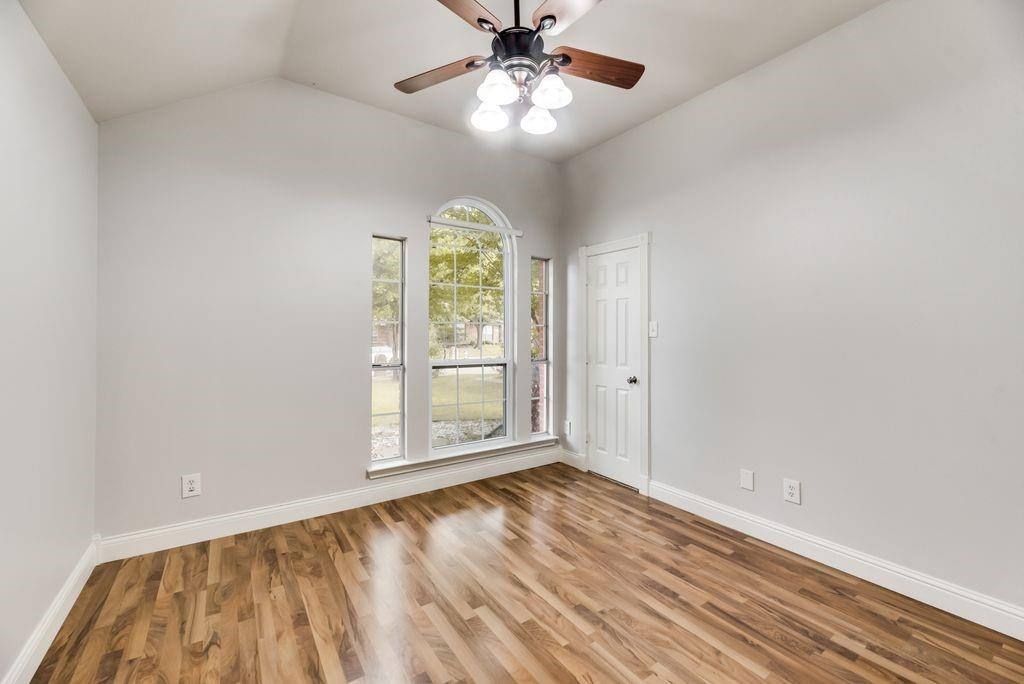 5517 Hill Haven Court Property Photo 18