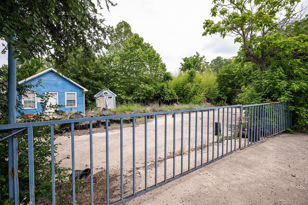 860 S State Highway 5 Property Photo 8