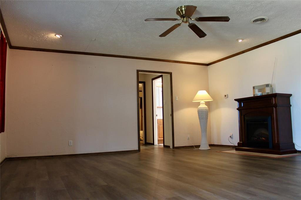 7820 Fm 1391 Property Photo 2