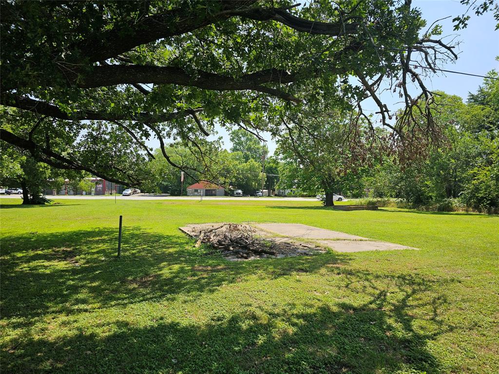 1901 N Kaufman Street Property Photo 3
